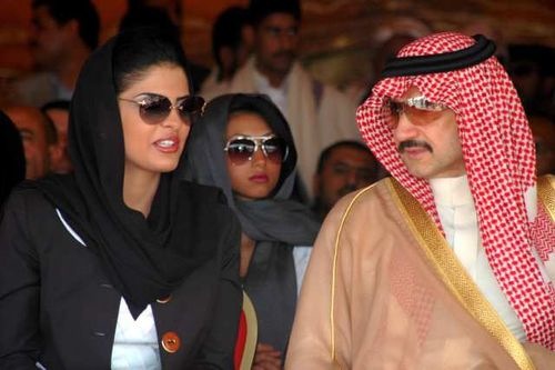 Z District » Blog Archive » Waleed Bin Talal & His Entourage